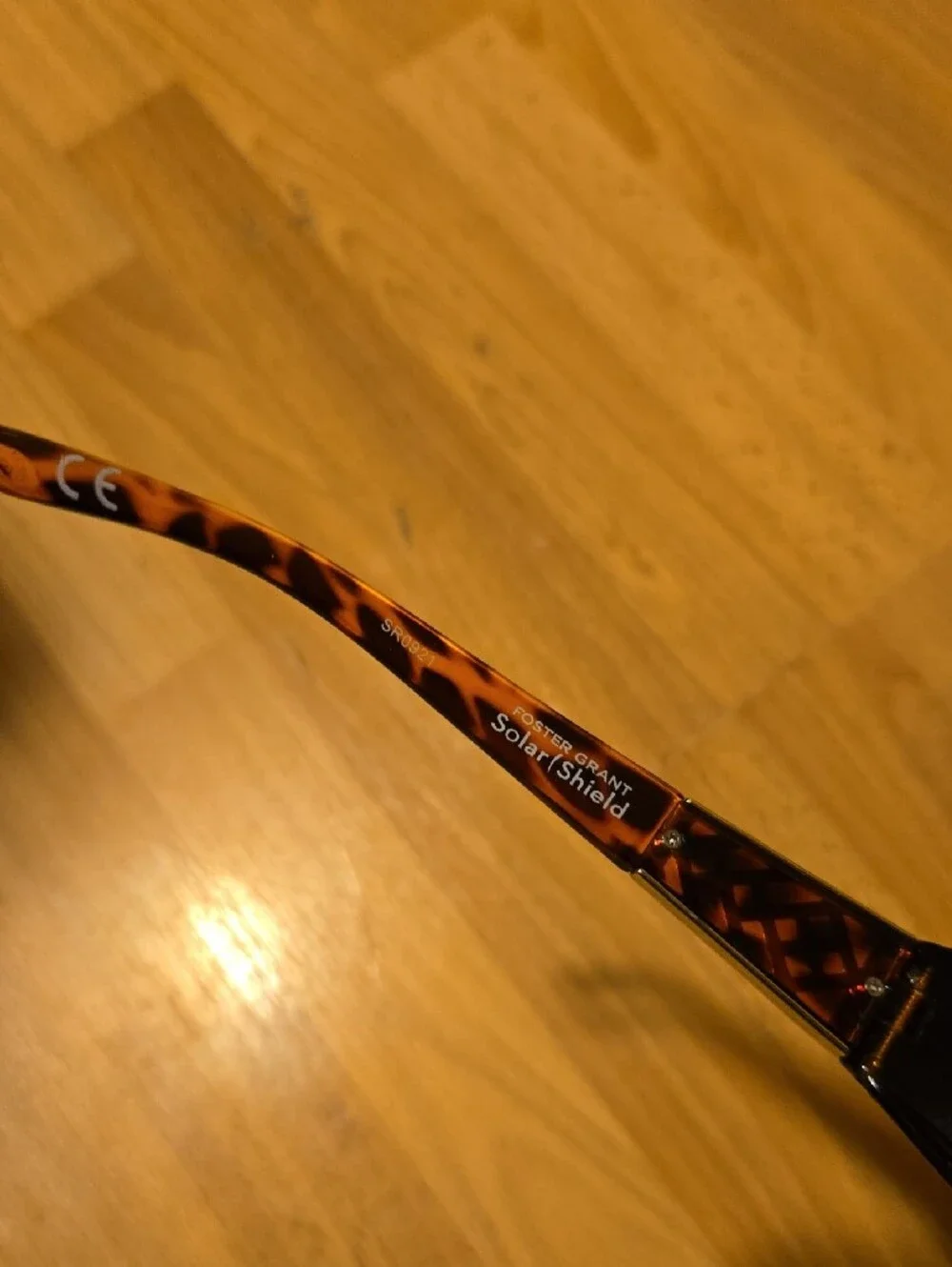 Foster Grant Black Tortoiseshell Oval Sunglasses